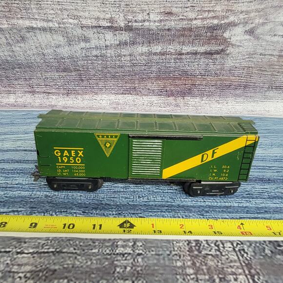 Vintage MARX "O" GAUGE #1950 GAEX 1950 DF BOX CAR GREEN W YELLOW STRIPE - Picture 8 of 10